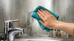 Il trucco dei 2 minuti dopo la doccia per un bagno sempre in ordine